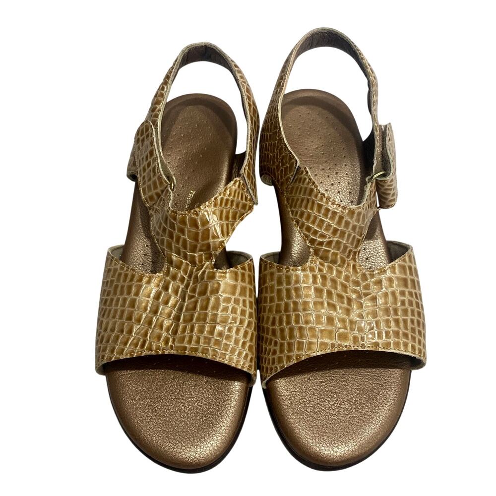 VTG SAS Suntimer Sandals 9.5 M Croc Alligator Embossed Leather Block Heel Tan